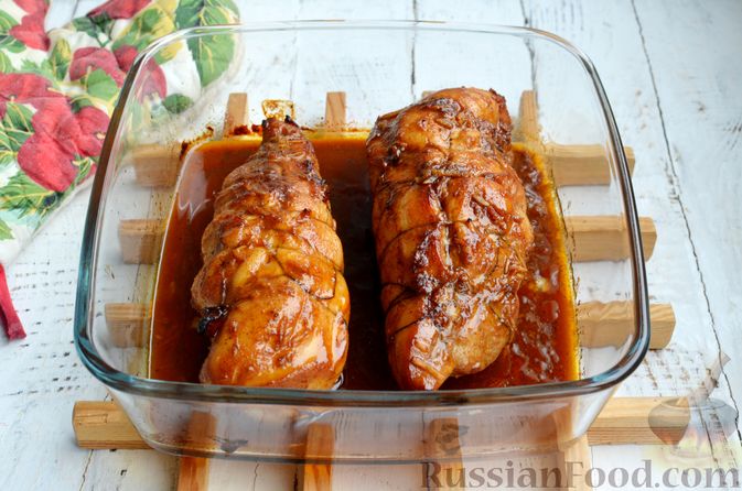 Фото приготовления рецепта: Пастрома из куриного филе в медово-пряной глазури - шаг №8