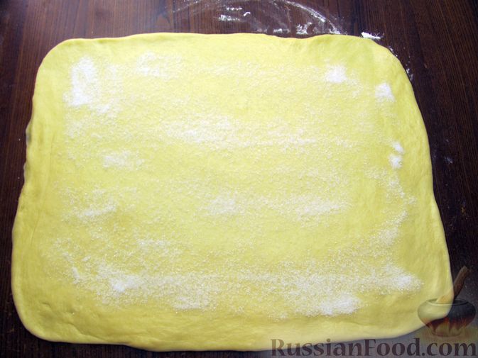 Фото приготовления рецепта: Медовые плюшки на сливках, с изюмом - шаг №9