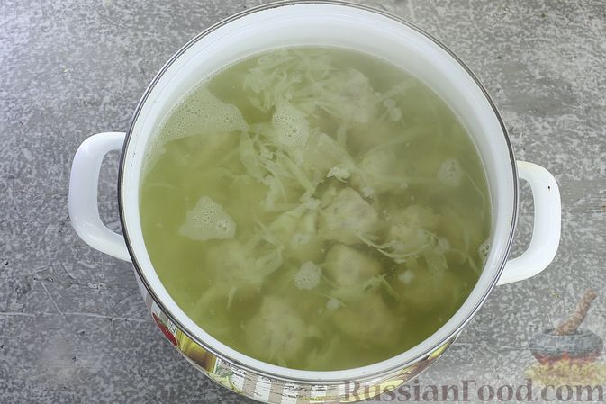 Фото приготовления рецепта: Борщ сибирский - шаг №12
