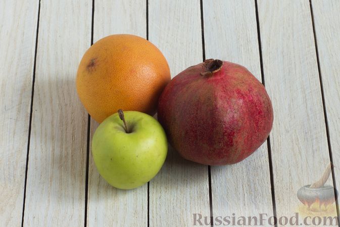 Фото приготовления рецепта: Смузи из яблока, грейпфрута и граната - шаг №1