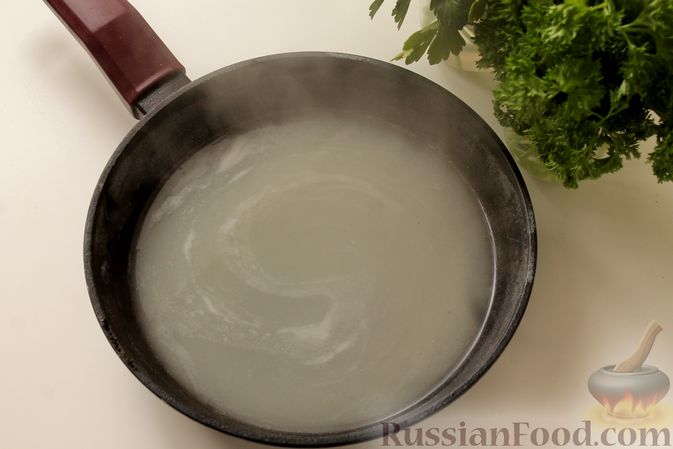 Фото приготовления рецепта: Мясные тефтели в томатно-грибном соусе - шаг №9
