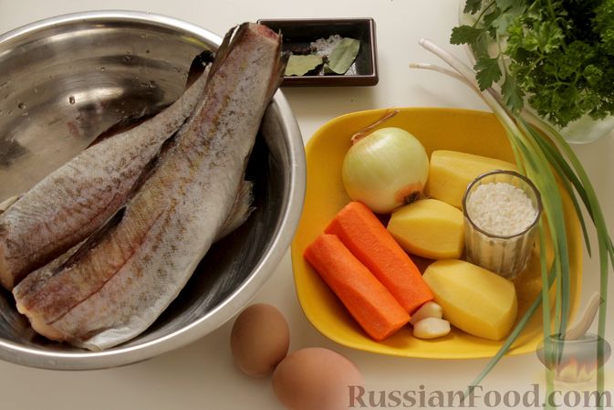 Фото приготовления рецепта: Рыбный суп с рисом - шаг №1