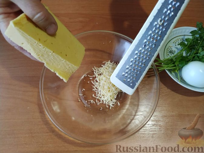 Фото приготовления рецепта: Сырная закуска на ананасовых кольцах - шаг №2