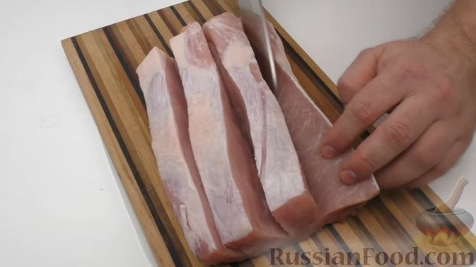 Фото приготовления рецепта: Запечённое мясо с ореховой начинкой - шаг №1