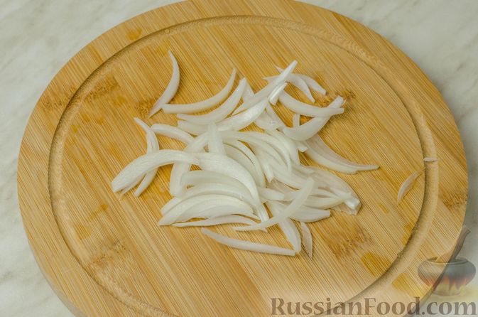Фото приготовления рецепта: Свиная корейка на кости, запечённая в ягодно-медовом маринаде - шаг №4