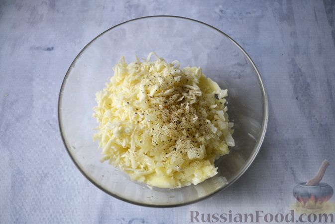 Фото приготовления рецепта: Хинкали с картофелем и сыром сулугуни - шаг №8