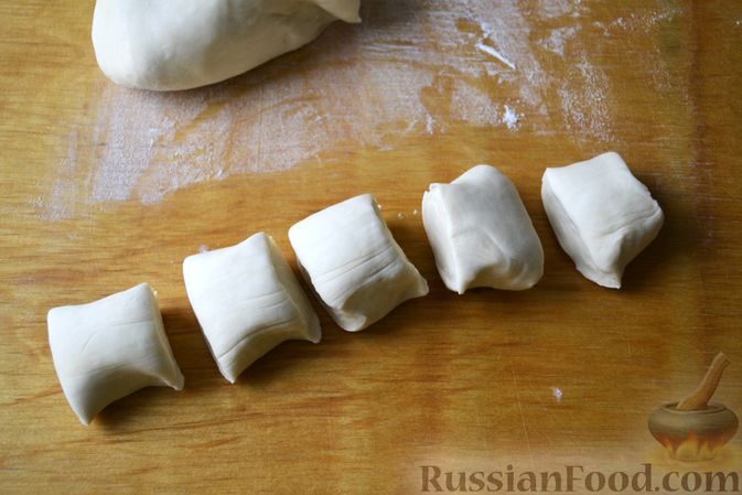 Фото приготовления рецепта: Хинкали с картофелем и сыром сулугуни - шаг №11