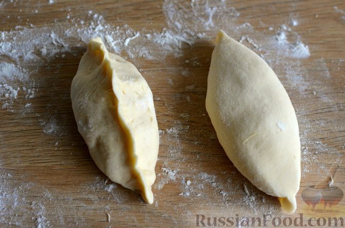 Фото приготовления рецепта: Творожные дрожжевые пирожки с апельсинами - шаг №15