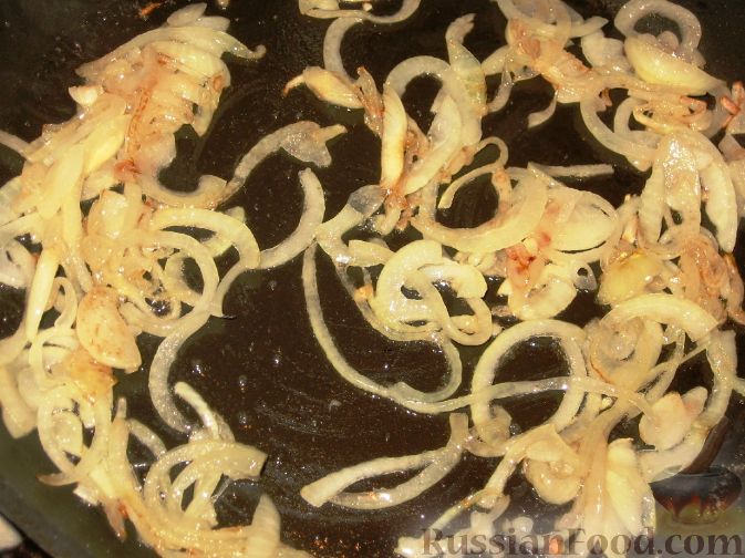 Фото приготовления рецепта: Сливово-баклажанный салат - шаг №3