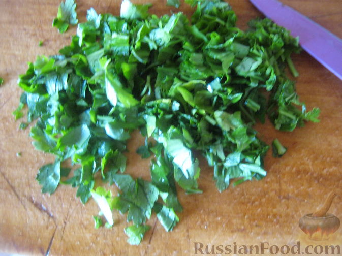 Фото приготовления рецепта: Салат из баклажанов и брынзы - шаг №9