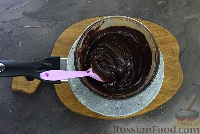 Фото изготовления рецепта: Печенье "Три шоколада" - шаг №4