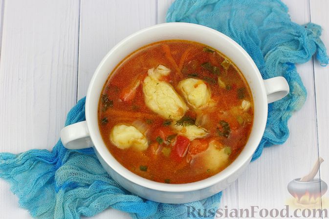 Фото изготовления рецепта: Томатный суп с клёцками - шаг №13