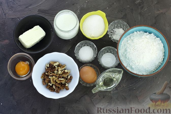 Фото изготовления рецепта: Слоёный пирог на кефире, с орешками и ванилью - шаг №1