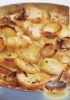 Фото к рецепту: Картофель, запеченный с луком и чесноком