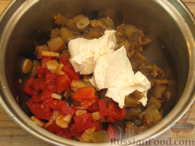 Фото приготовления рецепта: Крем-суп из баклажанов с помидорами - шаг №10