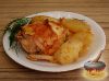 Фото к рецепту: Запеченная курица с имбирем и чесноком