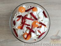 Фото приготовления рецепта: Маринованная капуста "Пелюстка" со свёклой и морковью - шаг №12