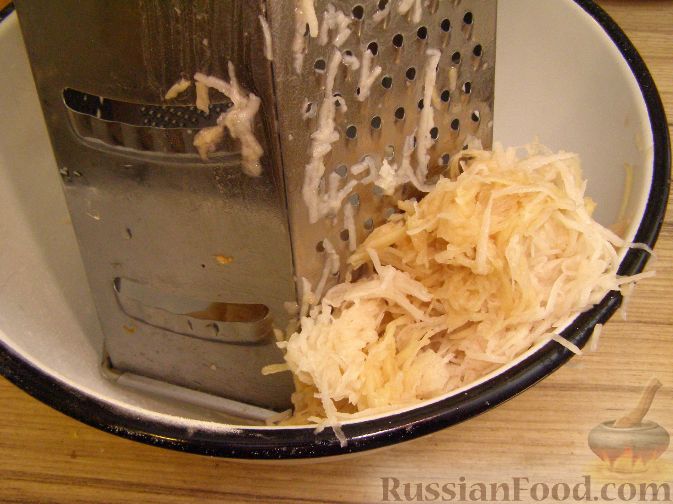 Фото приготовления рецепта: Оладьи из картофеля и тыквы - шаг №3