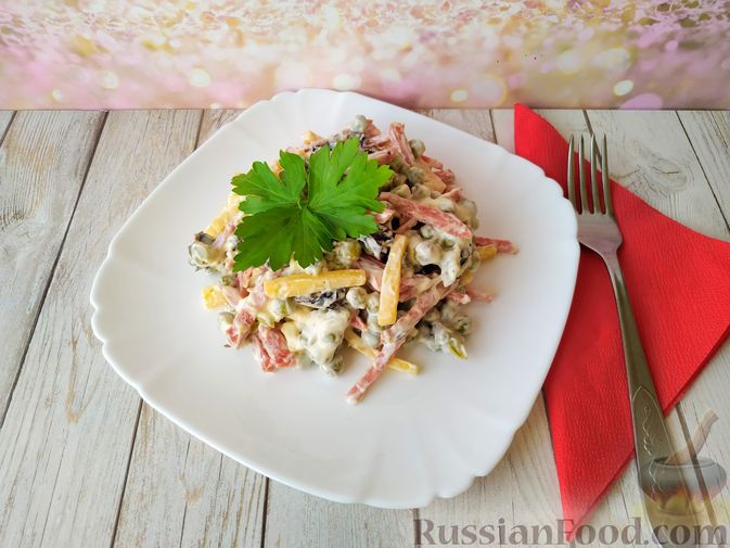 Соломка — салат с копченой колбасой