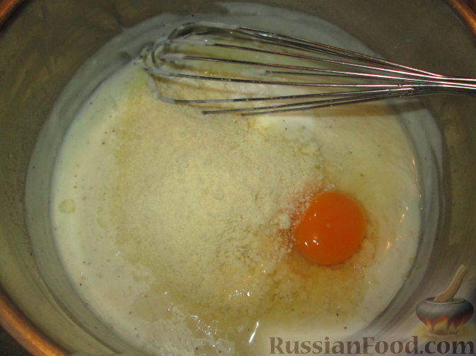 Фото приготовления рецепта: Цветная капуста, запеченная с соусом Морней - шаг №4
