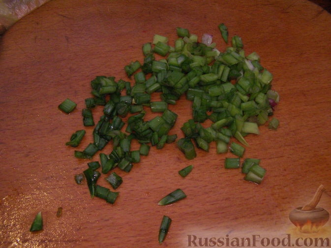 Фото приготовления рецепта: Тушёная говядина в соусе из помидоров - шаг №7
