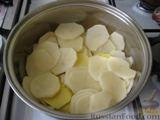 Фото приготовления рецепта: Говядина в листьях смородины - шаг №6