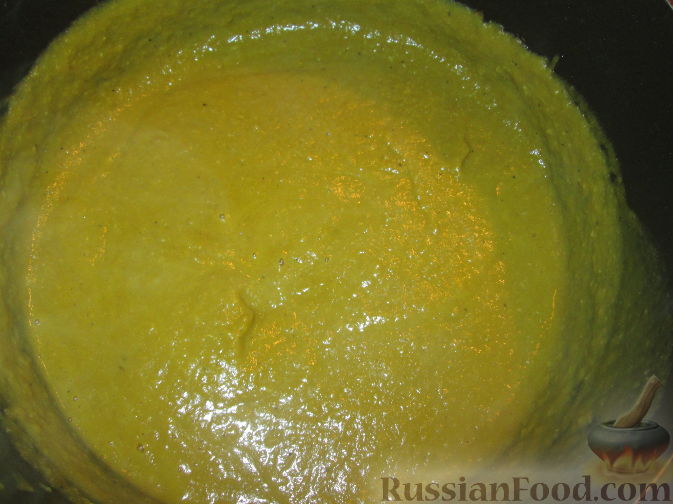Фото приготовления рецепта: Cуп-пюре из зеленого горошка и тыквы - шаг №5