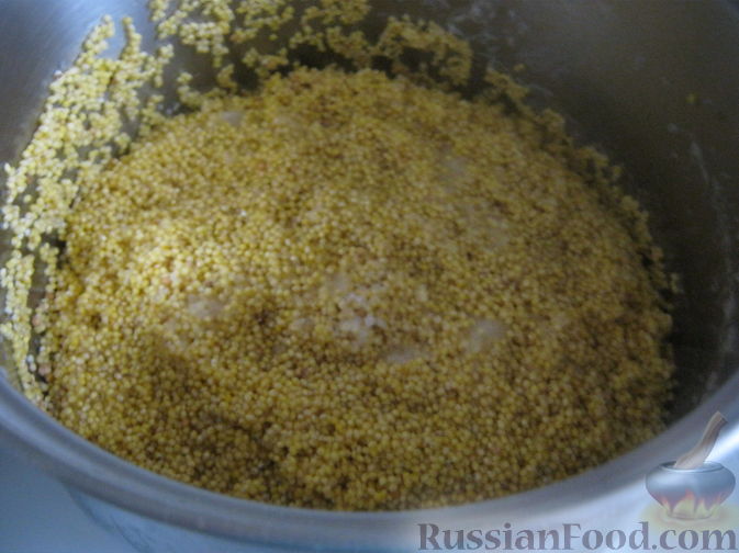 Фото приготовления рецепта: Медовое песочное печенье с грецкими орехами - шаг №9