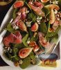 Фото к рецепту: Салат с инжиром, шпинатом и ветчиной