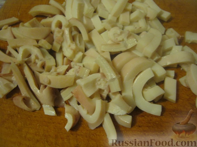 Фото приготовления рецепта: Салат из кальмаров с картофелем и морковью - шаг №3
