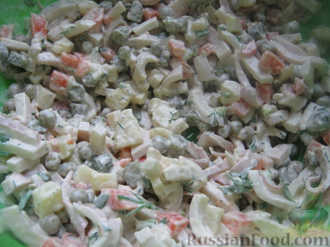 Фото приготовления рецепта: Салат из кальмаров с картофелем и морковью - шаг №10