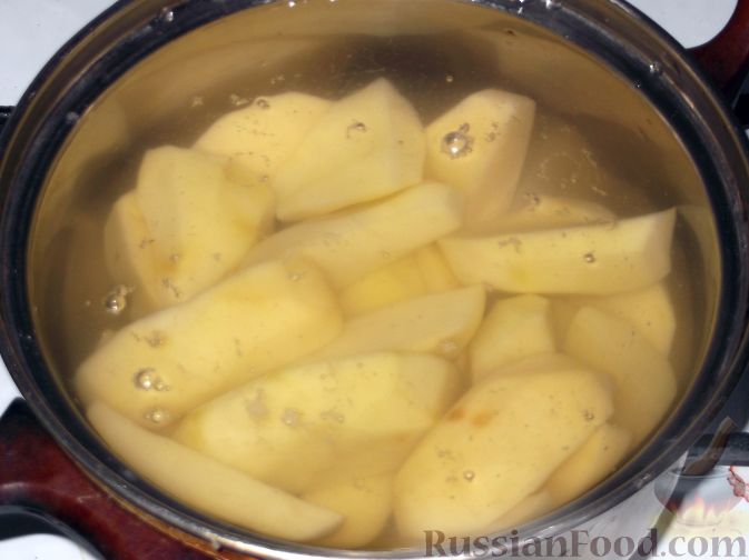 Фото приготовления рецепта: Тушёная капуста с кускусом и сладким перцем - шаг №6