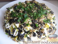 Фото приготовления рецепта: Салат из курицы с черносливом "Дамский каприз" - шаг №11