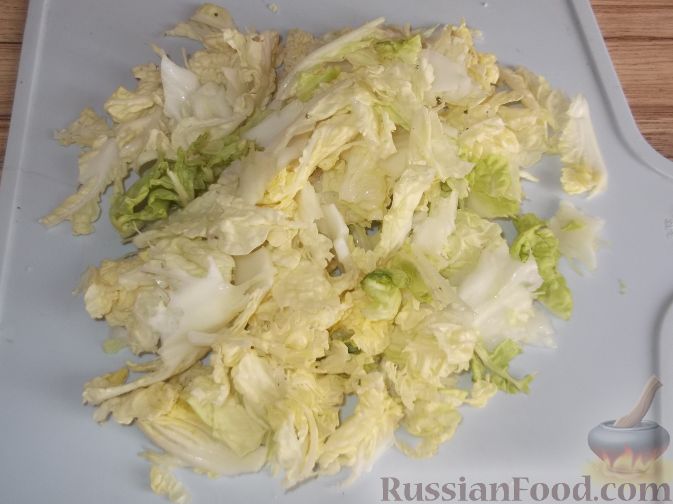 Фото приготовления рецепта: Салат "Праздничный" из креветок и авокадо - шаг №4