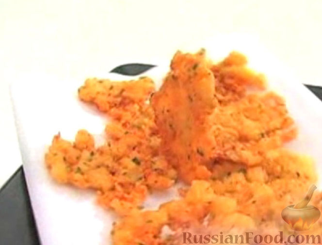 Фото приготовления рецепта: Куриные сердечки, тушенные с болгарским перцем и помидорами - шаг №14