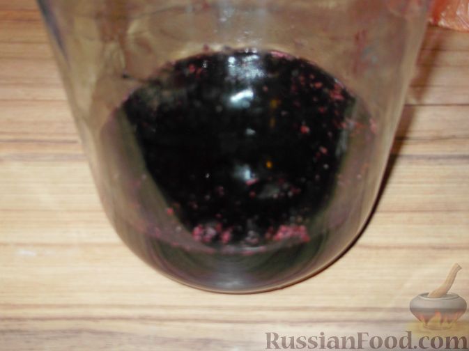 Фото приготовления рецепта: Вино из тутовой ягоды (шелковицы) - шаг №7