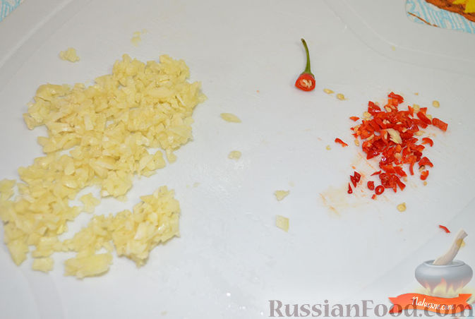 Фото приготовления рецепта: Маринованный перец со специями - шаг №7