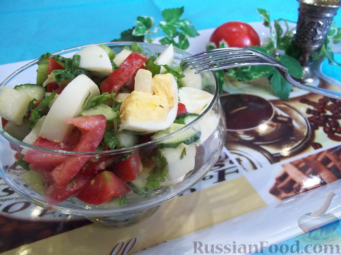 Фото приготовления рецепта: Овощной салат с дыней - шаг №8