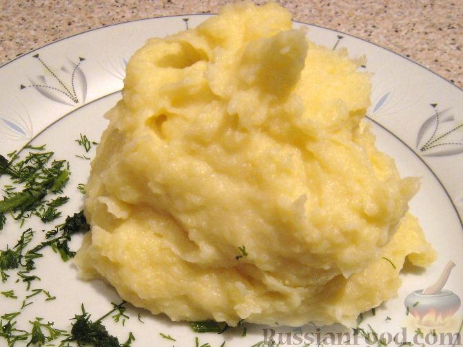 Фото к рецепту: Картофельное пюре с хреном и молоком