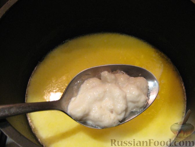 Фото приготовления рецепта: Картофельное пюре с хреном и молоком - шаг №4