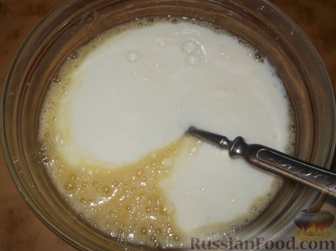 Фото приготовления рецепта: Толстые дрожжевые блины на молоке, манке и пшённой каше - шаг №4