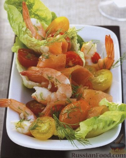 Рецепт Салат с креветками, лососем и помидорами