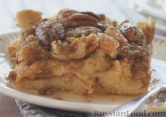 Рецепт Пудинг из хлебных крошек с орехами под бурбоновым соусом