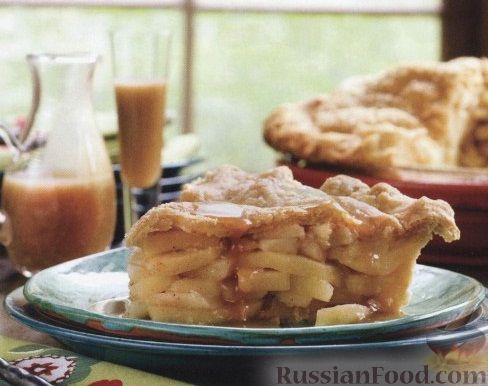Рецепт Яблочный пирог с карамельным соусом