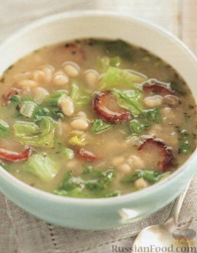Рецепт Фасолевый суп с колбасой и цикорием