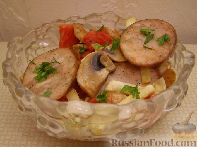 Рецепт Теплый салат с ветчинной колбасой и шампиньонами