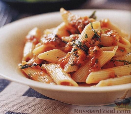 Рецепт Пенне с томатным соусом и базиликом