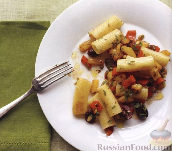 Рецепт Макароны с орешками, оливками, каперсами и болгарским перцем