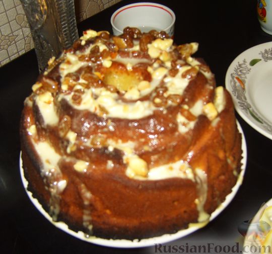 Рецепт Мраморный пирог с нугой, орехами и изюмом