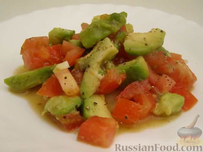 Рецепт Быстрый салат с авокадо и помидорами